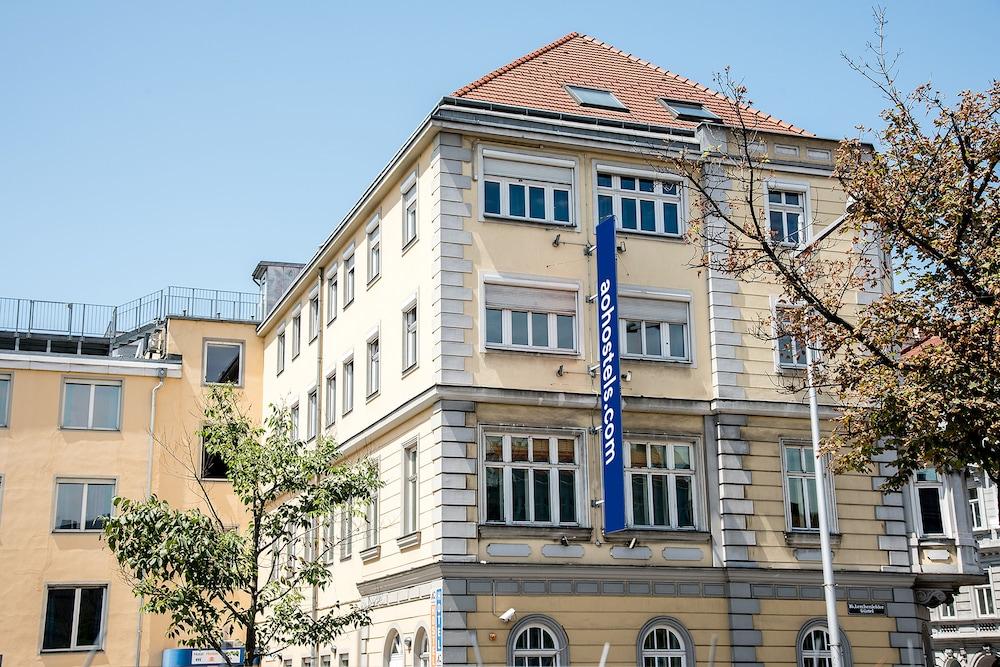 A&O Wien Stadthalle Eksteriør bilde